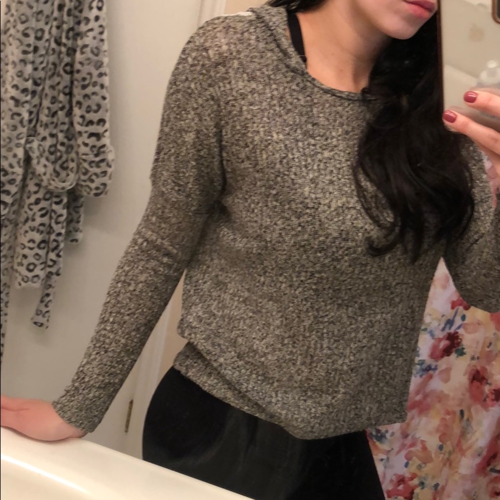 Lace-back pullover - Picture 5 of 5